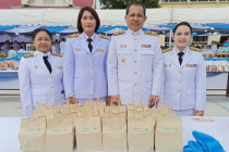 พิธีเจริญพระพุทธมนต์และทำบุญตักบาตรถวายพระราชกุศล ... พารามิเตอร์รูปภาพ 12