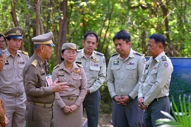 องคมนตรี ลงพื้นที่โครงการตามพระราชประสงค์ดอนขุนห้วย ... พารามิเตอร์รูปภาพ 1