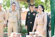 พิธียกช่อพระปรางค์อุโบสถและ ปลูกป่ายางนาเฉลิมพระเกียรติ ... พารามิเตอร์รูปภาพ 18