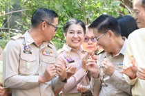 พิธียกช่อพระปรางค์อุโบสถและ ปลูกป่ายางนาเฉลิมพระเกียรติ ... พารามิเตอร์รูปภาพ 29