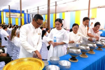 พิธีทำบุญ ตักบาตร ฟังพระธรรมเทศนา เนื่องในเทศกาลวันมาฆบูชา พารามิเตอร์รูปภาพ 3