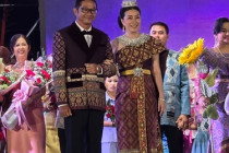 กิจกรรมเดินแบบผ้าไทยการกุศล พารามิเตอร์รูปภาพ 16
