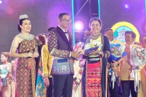 กิจกรรมเดินแบบผ้าไทยการกุศล พารามิเตอร์รูปภาพ 18