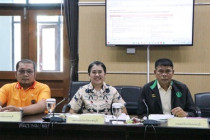 การประชุมคณะอนุกรรมการประสานงานโครงการพัฒนาของสถาบันส่งเสริมและพัฒนากิจกรรมปิดทองหลังพระ สืบสานแนวพระราชดำริ ประจำจังหวัดเพชรบุรี ... พารามิเตอร์รูปภาพ 2