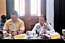 การประชุมคณะอนุกรรมการประสานงานโครงการพัฒนาของสถาบันส่งเสริมและพัฒนากิจกรรมปิดทองหลังพระ สืบสานแนวพระราชดำริ ประจำจังหวัดเพชรบุรี ... พารามิเตอร์รูปภาพ 13