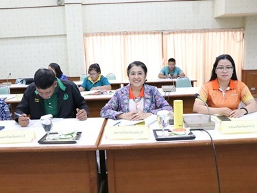 ประชุมคณะกรรมการประสานงานการขับเคลื่อนและขยายผลโครงการอันเนื่องมาจากพระราชดำริและหลักปรัชญาของเศรษฐกิจพอเพียง จังหวัดเพชรบุรี ... พารามิเตอร์รูปภาพ 1