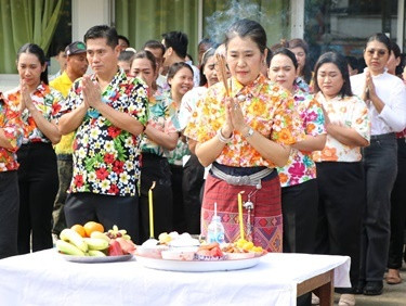 พิธีทำบุญสำนักงานสหกรณ์จังหวัดเพชรบุรี พารามิเตอร์รูปภาพ 1