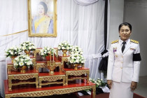 ร่วมถวายน้ำสรงพระบรมศพ เบื้องหน้าพระฉายาลักษณ์ ... พารามิเตอร์รูปภาพ 8