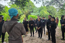 ลงพื้นที่ตรวจเยี่ยมโครงการอันเนื่องมาจากพระราชดำริจังหวัดเพชรบุรี ... พารามิเตอร์รูปภาพ 11