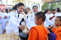 พิธีเจริญพระพุทธมนต์ และทำบุญตักบาตร พารามิเตอร์รูปภาพ 8