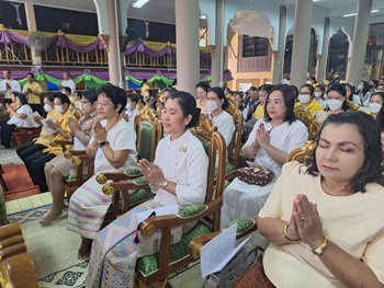 พิธีเจริญพระพุทธมนต์เฉลิมพระเกียรติถวายพระพรชัยมงคลแด่ ... พารามิเตอร์รูปภาพ 1