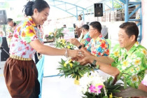 ทำบุญสำนักงานสหกรณ์จังหวัดเพชรบุรี และรดน้ำขอพรผู้สูงอายุ พารามิเตอร์รูปภาพ 15