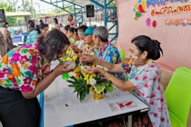 ทำบุญสำนักงานสหกรณ์จังหวัดเพชรบุรี และรดน้ำขอพรผู้สูงอายุ พารามิเตอร์รูปภาพ 16