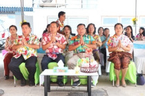 ทำบุญสำนักงานสหกรณ์จังหวัดเพชรบุรี และรดน้ำขอพรผู้สูงอายุ พารามิเตอร์รูปภาพ 6